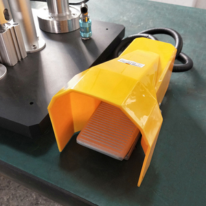 Machine de sertissage manuelle de table pour flacons de parfum, machine de pressage pour col de flacon de parfum - Product Image 5