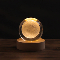 Lampe de nuit en cristal K9 3D représentant le système solaire, la lune et la nébuleuse, avec base en bois et éclairage LED