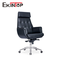 Chaise de bureau ergonomique en cuir de luxe à dossier haut avec design contemporain et hauteur réglable