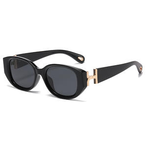 Lunettes de soleil œil de chat Tory Burch, monture noire, verres TAC, protection UV400, pour femme, style conduite en extérieur et pêche - Product Image 1