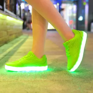 7 сменных цветов, зарядка через USB, мигающая новая модная обувь с подсветкой