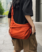 Sac à main de voyage unisexe de grande capacité Sac à bandoulière unique en nylon imperméable avec logo personnalisé et style tendance