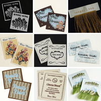 Étiquettes personnalisées en satin damassé tissé découpées au laser, autocollantes, lavables, en forme de rouleau, pour vêtements, avec logo de marque personnalisé