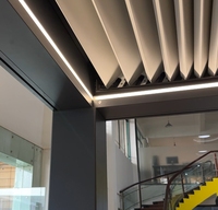 Pergola en aluminium à lames orientables, tailles et couleurs personnalisées, pour terrasse, protection solaire, décoration de jardin et piscine