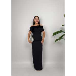 Robe de soirée élégante en satin blanc à col bateau avec imprimé floral, taille empire, silhouette fourreau - Product Image 2