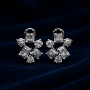 Orecchini a Perno Milaba in Oro Bianco con Cristalli Geometrici e Strass, Classici da Donna per Uso Quotidiano - Product Image 2