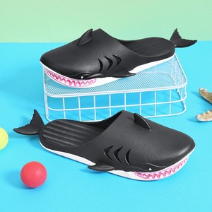 2022 verano hombres zapatilla <span class=keywords><strong>tiburón</strong></span> divertido zapatilla hombres mujeres suela blanda zapatilla playa <span class=keywords><strong>chanclas</strong></span> - Product Image 1