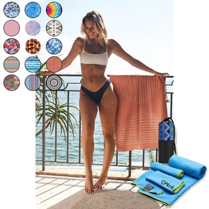 Serviette <span class=keywords><strong>de</strong></span> plage légère en daim à séchage rapide avec motif personnalisé, très vendue, avec sac pour les sorties à la plage - Product Image 1