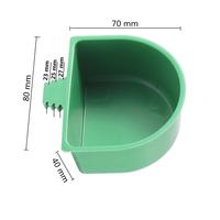 Mangeoire suspendue en plastique pour oiseaux, récipient à eau et à nourriture pour pigeons, bol d'alimentation simple ou double grille pour perroquets, canaris, et autres oiseaux.