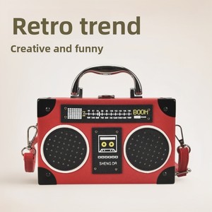 NOUVEAU DESIGN Sac à bandoulière pour femme en cuir, petit format carré, style radio rétro européen, original et tendance, avec fermoir et bandoulière unique - Product Image 2