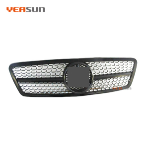 Griglia Anteriore Sportiva Diamantata <span class=keywords><strong>W203</strong></span> Finitura Cromata Nera per BENZ <span class=keywords><strong>MERCEDES</strong></span> <span class=keywords><strong>W203</strong></span> <span class=keywords><strong>CLASSE</strong></span> <span class=keywords><strong>C</strong></span> - Product Image 2