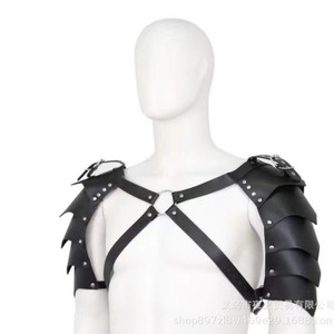 Espectáculos eróticos de bondage en cuero al estilo europeo y americano, hombres guapos de discoteca bailando en barra con disfraces de armadura, parejas. - Product Image 4