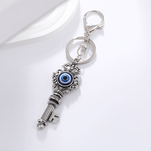 Porte-clés créatif Sapin <span class=keywords><strong>de</strong></span> Noë<span class=keywords><strong>l</strong></span> et Chaussures Cadeau <span class=keywords><strong>de</strong></span> Noë<span class=keywords><strong>l</strong></span>, Pendentif <span class=keywords><strong>de</strong></span> sac en alliage, Petit cadeau <span class=keywords><strong>de</strong></span> la série Noë<span class=keywords><strong>l</strong></span> - Product Image 6