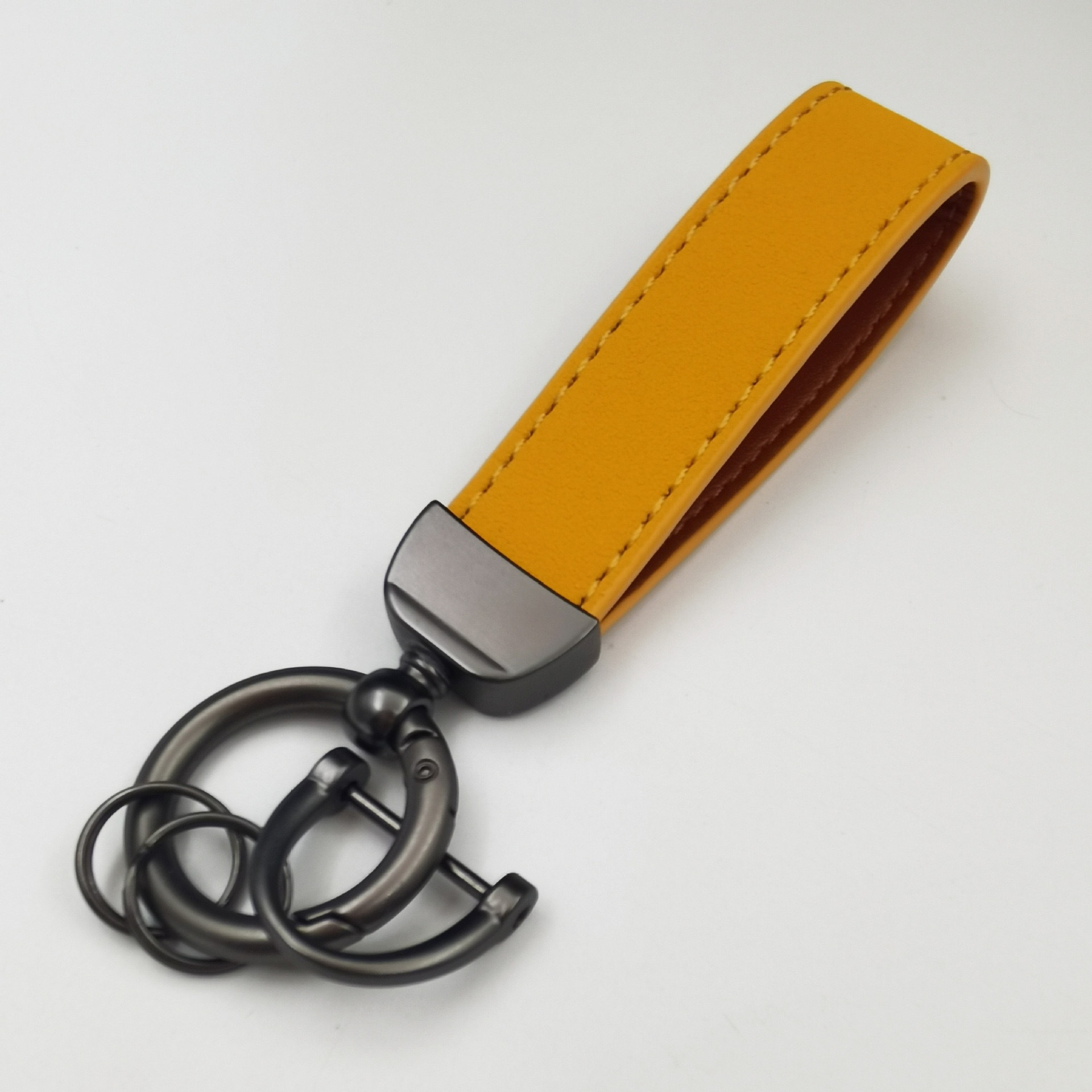 Cordon en cuir jaune
