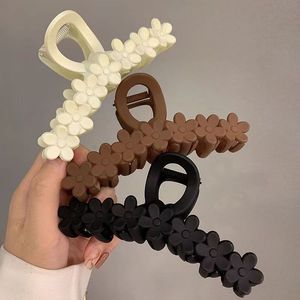 Korean Style Large Shark <b>Clip</b> Hair Accessory 14 Cm Mixed Colors Plastic For Women Daily Use - Product Image 3