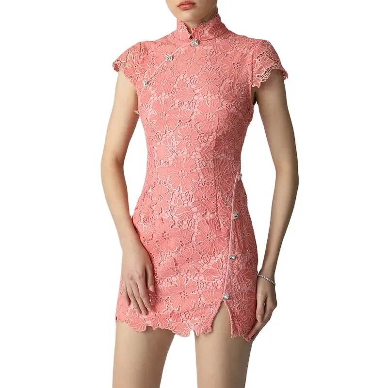 La mini robe rayonnante inspirée du cheongsam pour femmes combine le glamour et l'élégance douce de la jupe à col festonné et de la mini robe à ourlet des manches