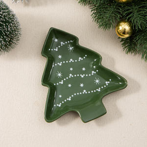 ที่วางช้อนเซรามิกรูปต้นคริสต์มาสสีเขียว ขนาด 16 ซม. จานขนมสำหรับตกแต่งโต๊ะในวันหยุด - Product Image 3