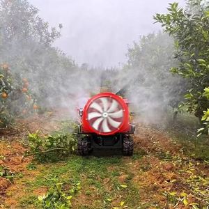 Pulvérisateur agricole télécommandé autopropulsé de type chenillé à soufflage d'air, robot agricole pour la pulvérisation en pente - Product Image 4