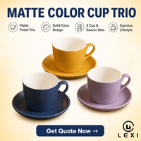 Ensemble de tasses et soucoupes en céramique couleur unie rose pâle, vert sauge et terre cuite, finition mate, pour expresso, avec plateau en bois, style de vie