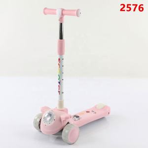 Vente en gros Scooter pour enfants 3 roues en 1, <span class=keywords><strong>vélo</strong></span> d'équilibre, patinage, scooter pliable, jouet à vendre - Product Image 3