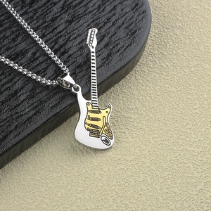 Collier de guitare punk rock, pendentif en acier inoxydable en forme de guitare électrique pour festival de musique - Product Image 3