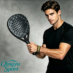 QINGYU SPORT OEM, usine de raquettes de <span class=keywords><strong>padel</strong></span>, propose des raquettes personnalisées en fibre de carbone 18K, 38 mm avec noyau en EVA, en stock. - Product Image 5