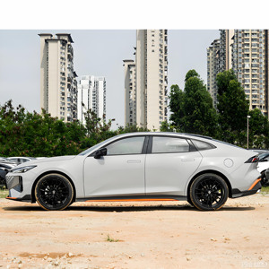 Changan UNI-V 2024, Berlina con Trasmissione Automatica, Guida a Sinistra, Alimentazione a Benzina, Prodotta in Cina - Product Image 4