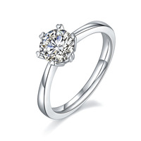 Bague de fiançailles et d'anniversaire classique en argent S925 plaqué or avec moissanite ronde solitaire de luxe et design à six griffes