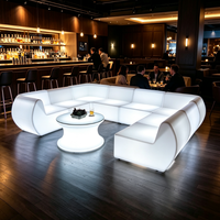 Canapé et chaises électroniques à LED à changement de couleur, résistants à l'eau, avec un design moderne, pour une ambiance personnalisée, adaptés à une utilisation en bar