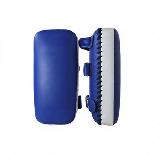 Protège-poignets thaïlandais réglables en cuir bleu avec sangle antidérapante unisexe pour l'entraînement de Muay Thai et de Kickboxing - Product Image 1