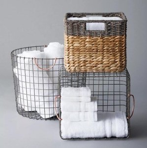 <span class=keywords><strong>Panier</strong></span> <span class=keywords><strong>de</strong></span> <span class=keywords><strong>rangement</strong></span> en fil métallique <span class=keywords><strong>de</strong></span> grande taille pour la maison moderne avec poignées en cuivre - Product Image 2