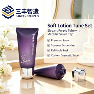 Tubo exprimible de PE morado mate degradado con tapa abatible plateada espejada y tapón electrochapado para gel limpiador de puntos negros - Product Image 5