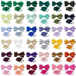 Set Tre Pezzi <span class=keywords><strong>di</strong></span> Papillon in Pelle Colorata con Gemelli e Fazzoletto per <span class=keywords><strong>Uomo</strong></span> - Product Image 1