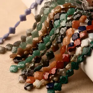 Vente en gros 12*12mm irrégulier personnalisé naturel gemme fleur quatre feuilles perles de girofle rouge noir agate quatre feuilles clou de girofle pierre accessoires