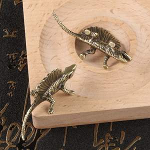 รูปปั้นทองเหลืองไดโนเสาร์จูราสสิกสไปโนซอรัสเครื่องประดับทองเหลืองของสะสมงานฝีมือสัตว์จำลอง - Product Image 3