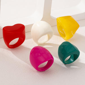 Venta al por mayor vacaciones geométricas amor anillo conjunto anillo de resina para las mujeres de viaje ropa diaria - Product Image 2