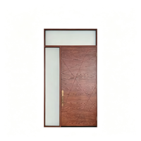 Porte en bois massif de chêne rouge traditionnel, finition style battant avec clous en cuivre, pour application en villa