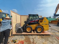Chargeuse compacte sur chenilles haute performance XC7SR08, capacité nominale de 0,955 tonne, godet de 0,40 m³ pour les travaux de maintenance des chaussées sur chantier