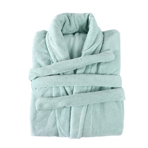 Vente en gros de robe de bain de couple en molleton de corail en microfibre, peignoir pour dames et peignoir d'hôtel blanc - Product Image 1