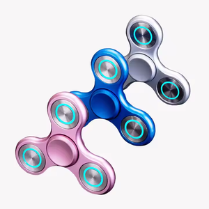 Phát sáng trong bóng tối <span class=keywords><strong>Fidget</strong></span> <span class=keywords><strong>Spinner</strong></span> Hợp kim nhôm và thép không gỉ mang tay giải nén đồ chơi cho bé trai bé gái ngón tay con quay hồi chuyển - Product Image 2