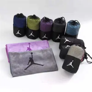 Toptan özelleştirilmiş Logo havlu mikrofiber 80% Polyester % 20% polyamid ralli spor spor promosyon havlu