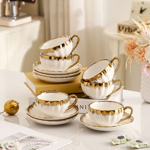 Juego de Tazas de Café Europeas de Lujo, Chapadas en Oro, 250 ml, Juego de 6 Tazas y Platos de Cerámica para Té de la Tarde - Product Image 1