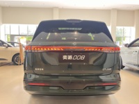 Dongfeng E 008 2026 – SUV électrique ultra-spacieux 5 portes 5 places – Empattement de 3025 mm – Intérieur familial – Autonomie de 601 à 700 km – Puissance de 150 à 200 kW