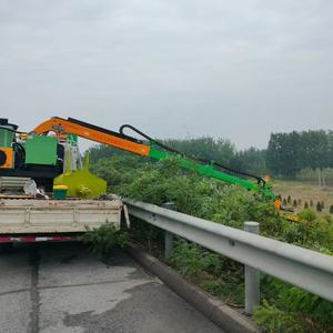 Tondeuse à ceinture verte de grande taille montée sur véhicule coupe-haie de grande taille pour plantes vertes médianes de pente en vente - Product Image 2