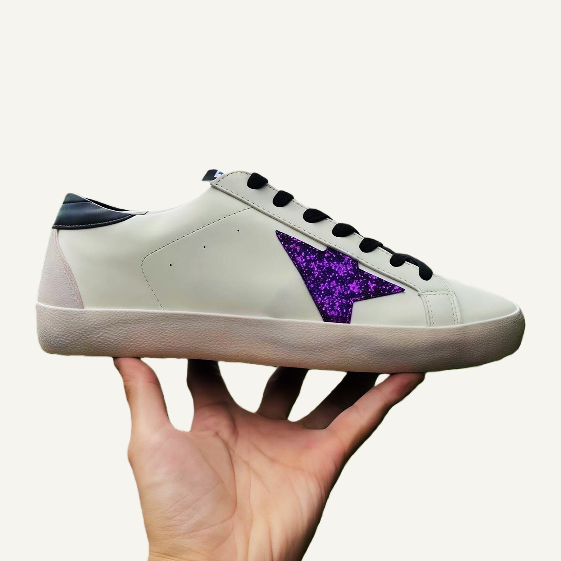 สีดำและสีม่วง