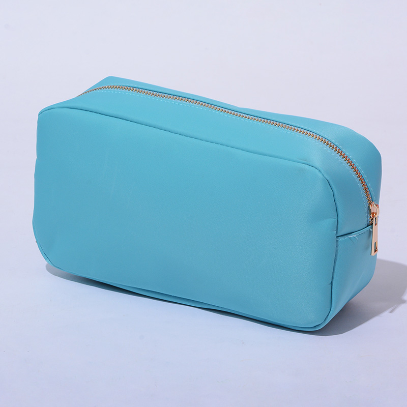 ทะเลสาบสีฟ้า (ไม่มีคำ)