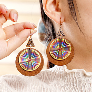 Boucles d'oreilles pendantes en bois style bohème, motif géométrique, plaqué bronze antique, pour femme, idéales pour les soirées - Product Image 3