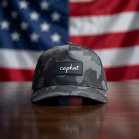 Casquette de sport OEM personnalisée à 5 panneaux avec patch en PVC caoutchouté, motif camouflage, trous découpés au laser, casquette snapback, conception de logo, vente en gros de casquettes de golf