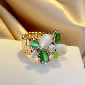 Anello Floreale da Donna Stile Occhio di Gatto, Accessorio per Dito da Indossare Ogni Giorno - Product Image 3