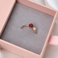 Boîte à bijoux rose de qualité supérieure, style tiroir, avec insert en microfibre, logo personnalisé, boîte coulissante en papier pour bagues